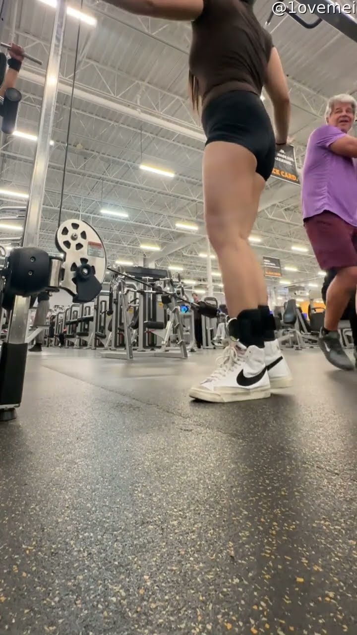 Woman Doing Kickbacks Gooses Man In Gym || ViralHog