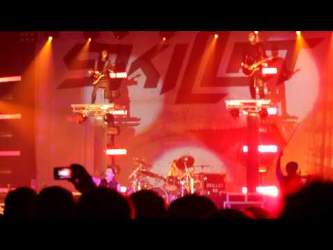 Skillet - Awake and Alive Live HD - Chicago IL.