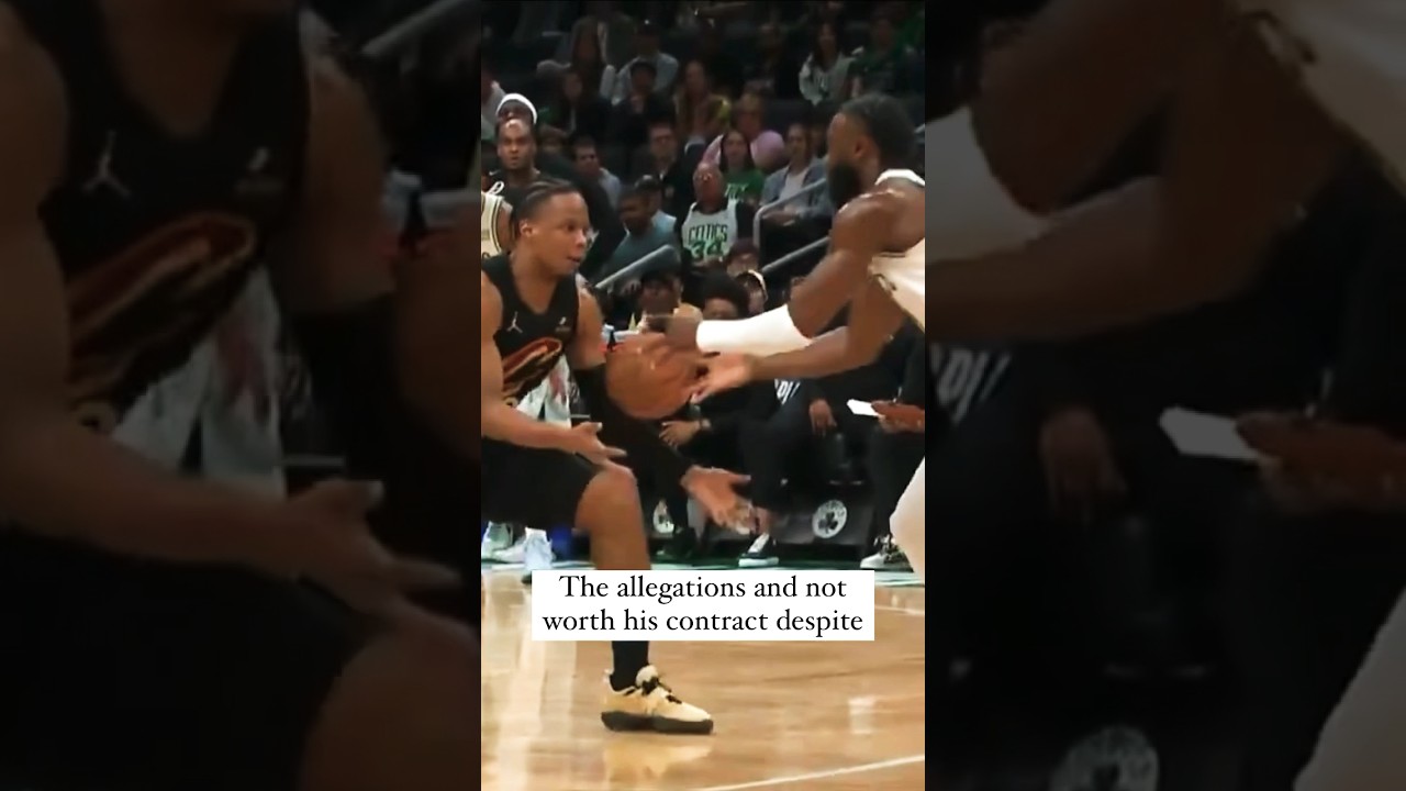 Jaylen Brown actually has a great left hand! 