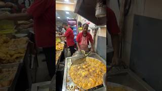 Thane’s Legendary Gajanan Vada Pav | Must Try Street Food!