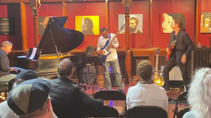 Beacon Bonefire - Alex Bugnon, keys, Carl Carter, ...