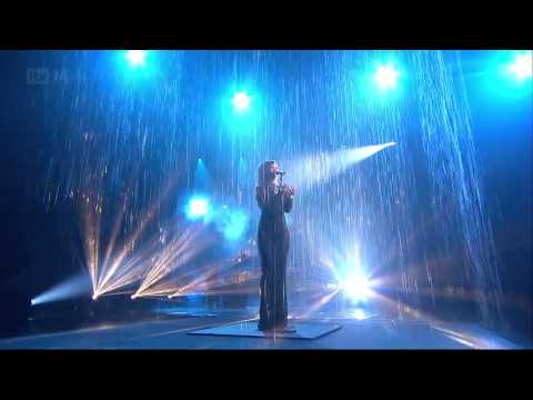 Rihanna - Diamonds - Live on The X-Factor (UK - November, 25th 2012) (HD)