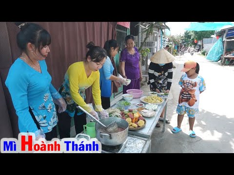 Video Lần Đầu Bán MÌ HOÀNH THÁNH Nhiều Màu Quá Hấp Dẫn Ai... - youtube