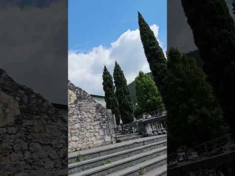 Video Gemona del Friuli: la città risorta dal terremoto del 1976 Rovina della chiesa della Beata Vergine