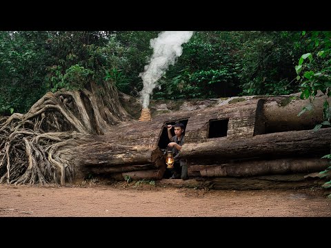 Build a Complete and Warm Shelter Under a Giant Oak Tree. Survival, Bushcraft