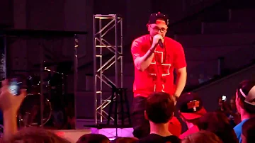 Andy Mineo - "Let There Be Light" Live (@AndyMineo @reachrecords)