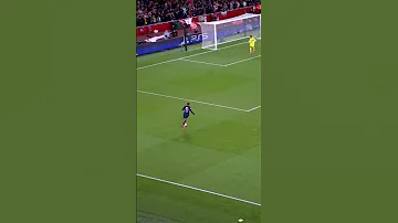 JURRIEN TIMBER WITH AN INCREDIBLE TACKLE AGAINST PSG 