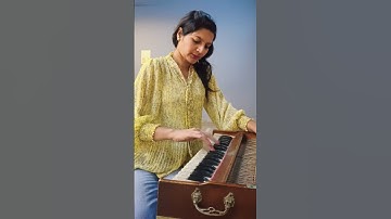 Fast fingers on harmonium #chords #shorts