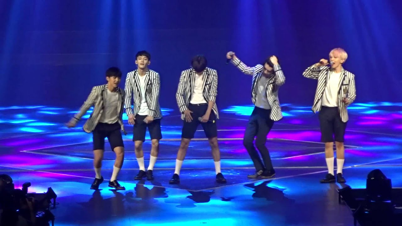 150817 EXO'luXion in Hong Kong - Growl