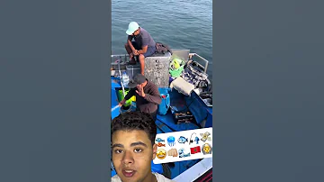 قرر مساعدة والده في العمل عمل محركات قارب صيد سمك Bateau 