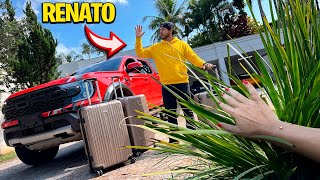 RENATO FEZ UMA VIAGEM  SECRETA E FOI ESCONDIDO ATRAS DELA….