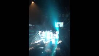 Pay phone Maroon 5 live Amway 30 march 2013