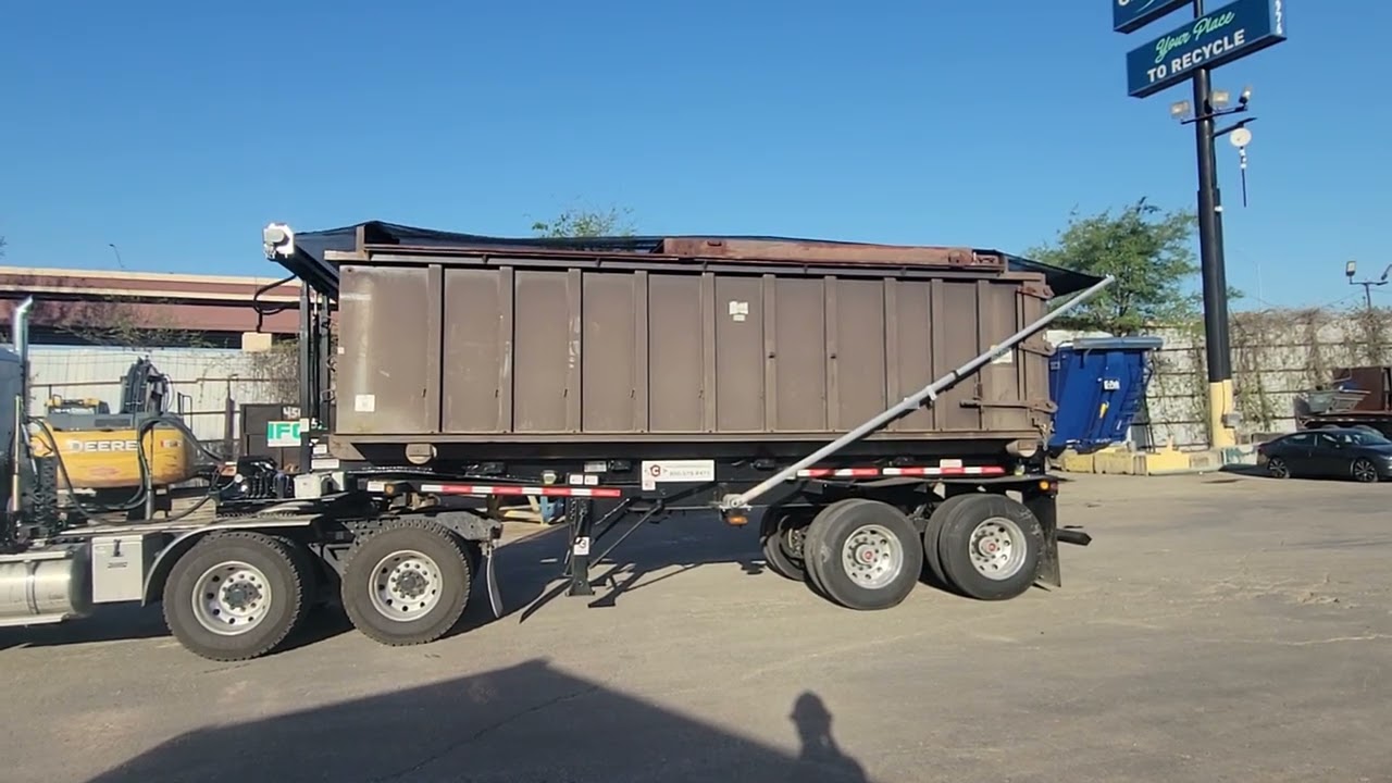 How a Tarping System works on a Roll off Trailer - YouTube