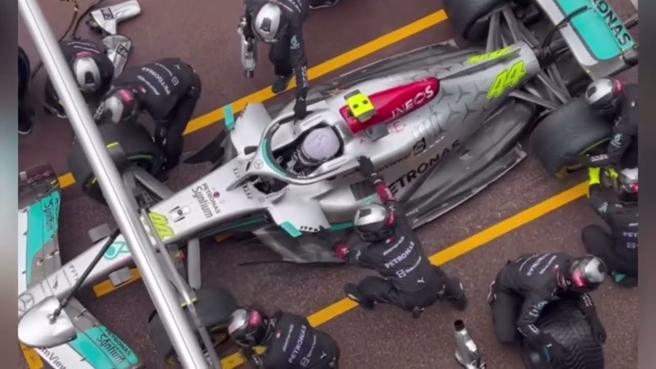 Lewis Hamilton live pit stop in Monaco | MonacoGP 2022