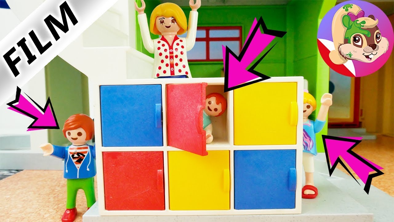 Playmobil Rodzina Wróblewskich | EKSTREMALNY CHOWANIEC w SZKOLE! Mama załatwiła klucze do szkoły!