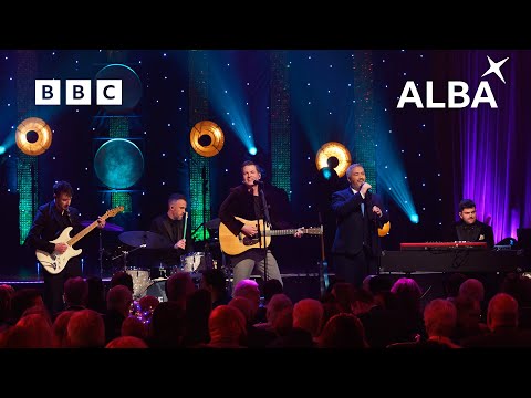 Darren Maclean & Tide Lines | Tillidh Mi | Cèilidh Na Bliadhn’ Ùire 2023 | BBC ALBA