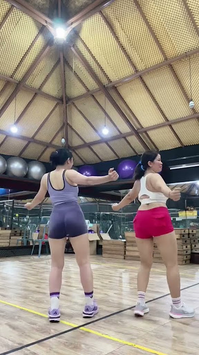 rocking geol around #aerobics #dance #beginneraerobicclass #asiafiaerobic #aerobictermantul #duet