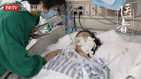 单亲少女罹患白血病，骨髓移植排异无奈进行肺移植，如今躺床上随时憋死，医生面对镜头哽咽落泪……【医者】 - 天天要闻