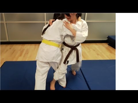 Byobu daoshi to topple a folding screen