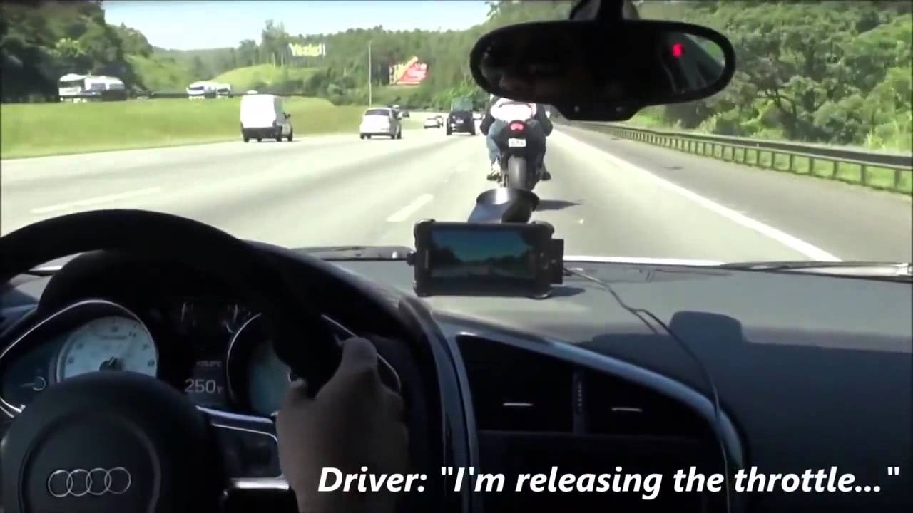 Audi R8 V10 (600HP) VS Kawaski ZX10R (201HP) , GSXR1000 (185HP) YouTube