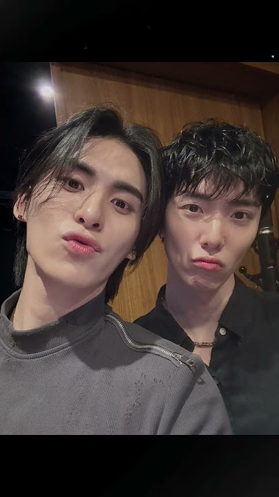 He said 'wonderfull brother' 🥰 #SF9 #에스에프나인 #휘영 #HWIYOUNG #HappyHWIYOUNGDay #hwitae #taeyang