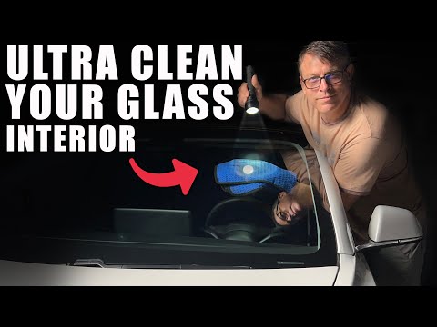The Best Way to Clean the Interior of Your Car Windshield