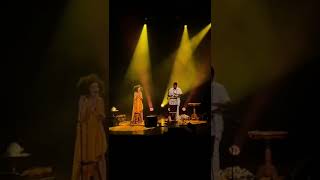 Iuri Passos e Vanessa Moreno. Eu Vir Mamãe Oxum na Cachoeira e Oxum Lá Omiro
