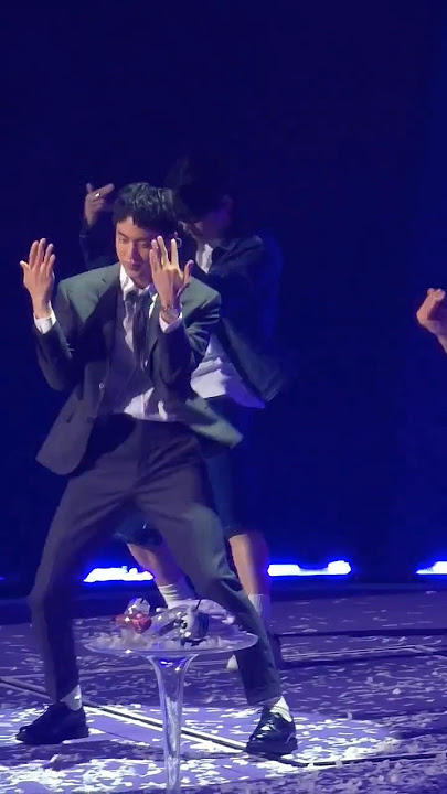 Jin performing Seven😍💜