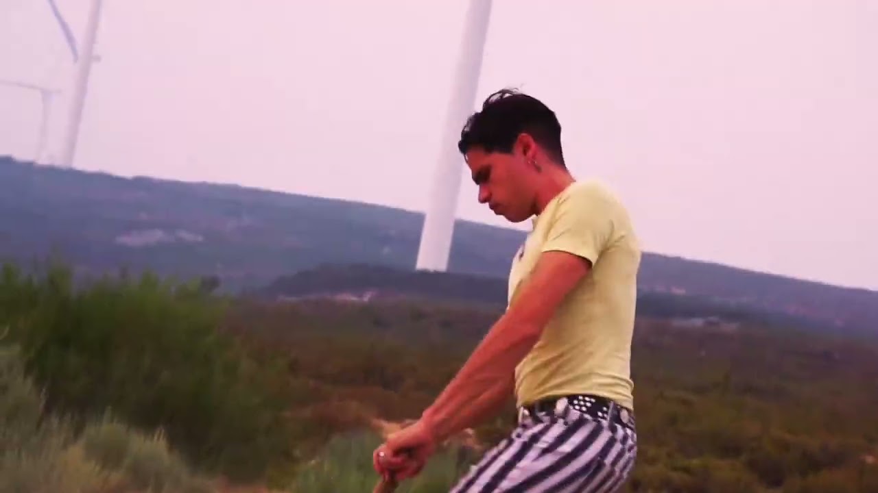 LOS YOLOS - TRES MENOS CUARTO | VIDEO