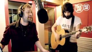 Video thumbnail of "Kasabian Goodbye Kiss acoustic live on Radio DeeJay"