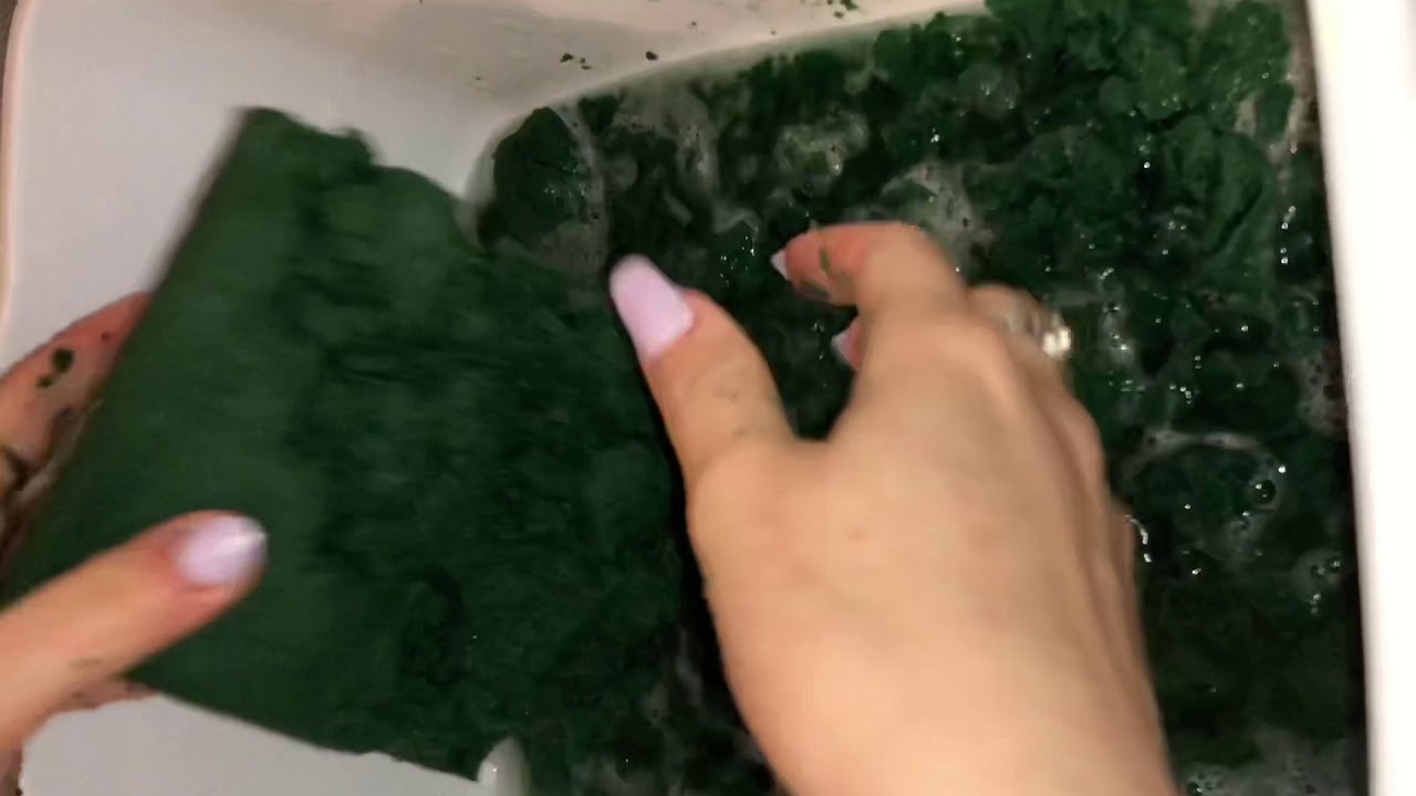 SQUEEZING SOAKED FLORAL FOAM (2) YouTube