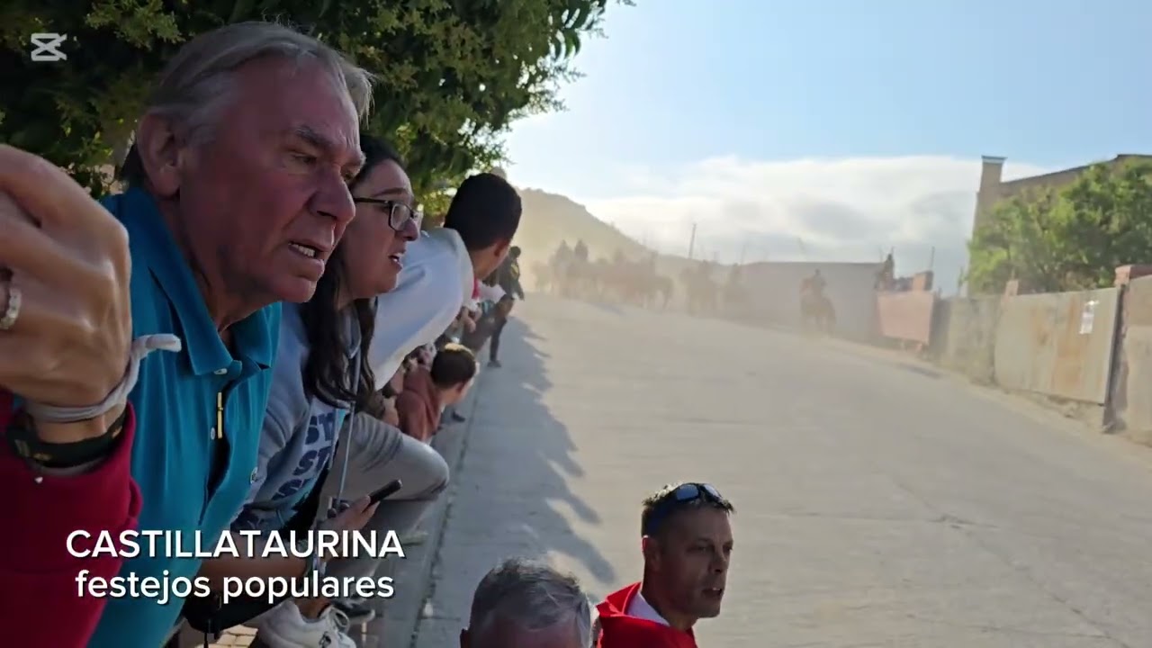 QUINTO Y ULTIMO ENCIERRO,CUELLAR (SEGOVIA)#bou #toros #festejospopulares #tradiciones #caballos#bull
