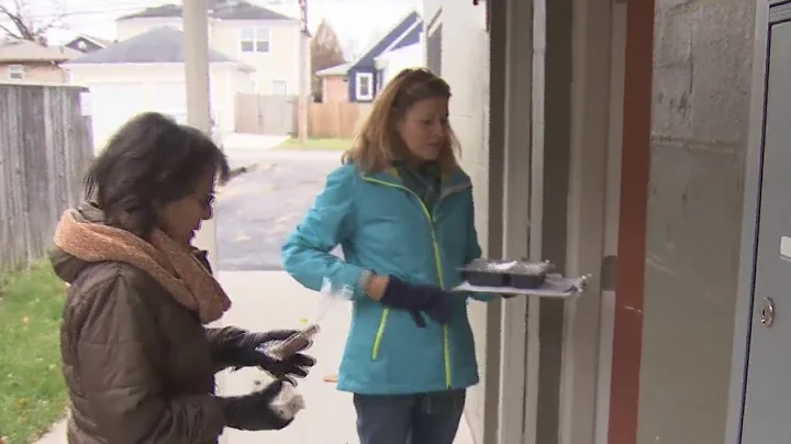 Meals on Wheels volunteers deliver 700 Thanksgiving meals