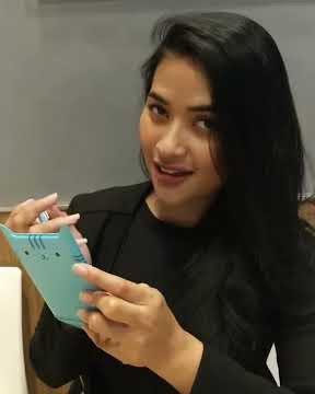 Bu Guru Uci Farantika