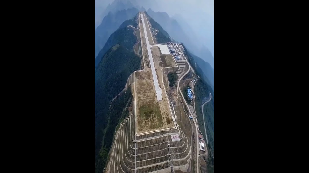 AmazingChina Chongqing Wushan Airport Elevation 5 512 Feet 1 680 Meters 