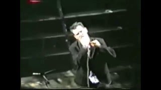 Video thumbnail of "The Smiths - Some Girls Are Bigger Than Others - Live At Brixton Academy London 1986 (With Lirycs)"