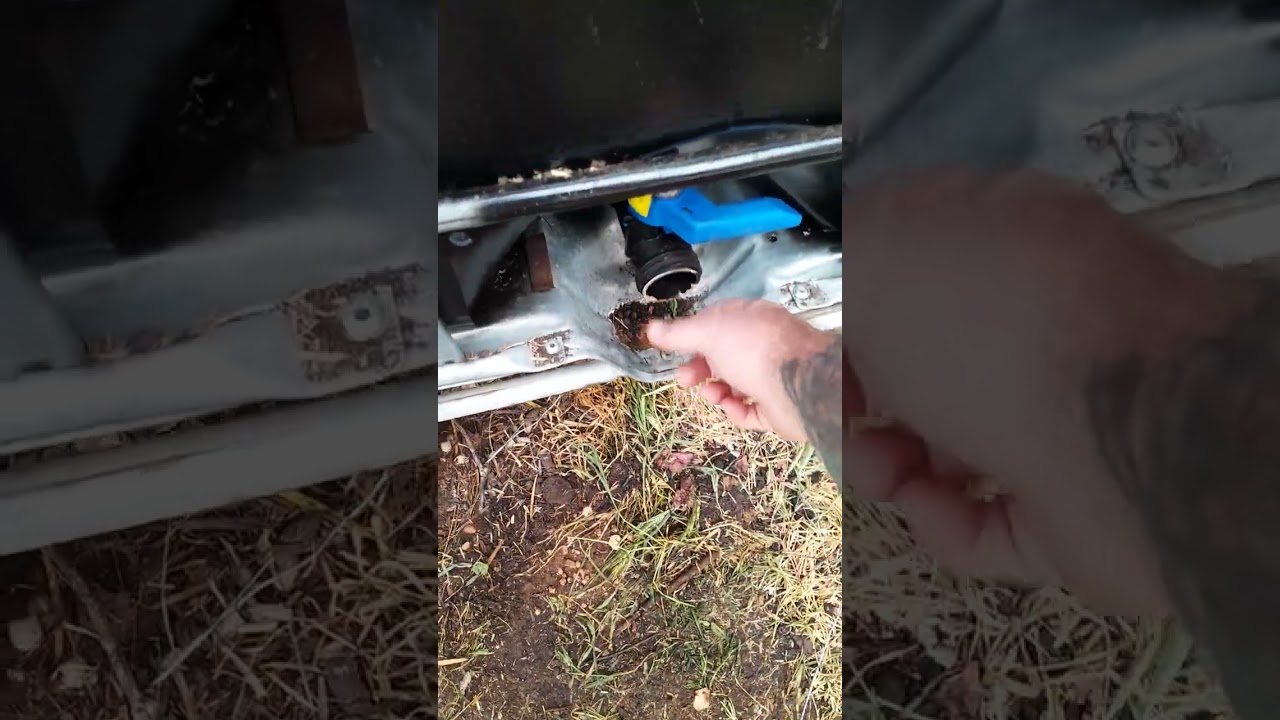 worm farm using a IBC, ( Intermediate Bulk Container) . Pt 3 Tea collection