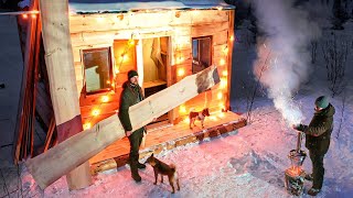 Building of a comfortable house in the forest for several months. Bushcraft LIFE forest