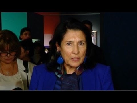 რატომ უჭირს სალომე ზურაბიშვილს დეკანოზ გიორგი მამალაძის შეწყალება