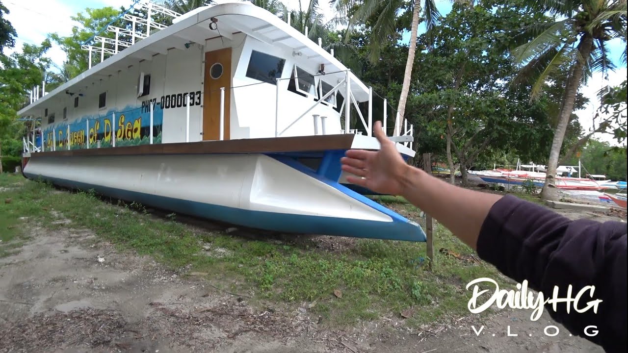 trimaran houseboat