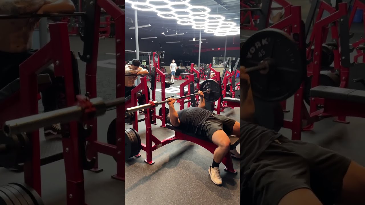 Hitting 1 Plate Bench Press fitness gym benchpress gymlife Hitting 1 Plate Bench Press fitness gym benchpress gymlife