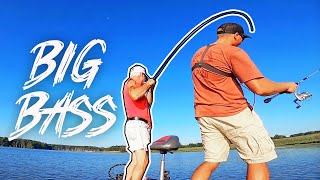 Crushing BIG BASS in PUBLIC FISHING LAKE (Back In Stomping Grounds)