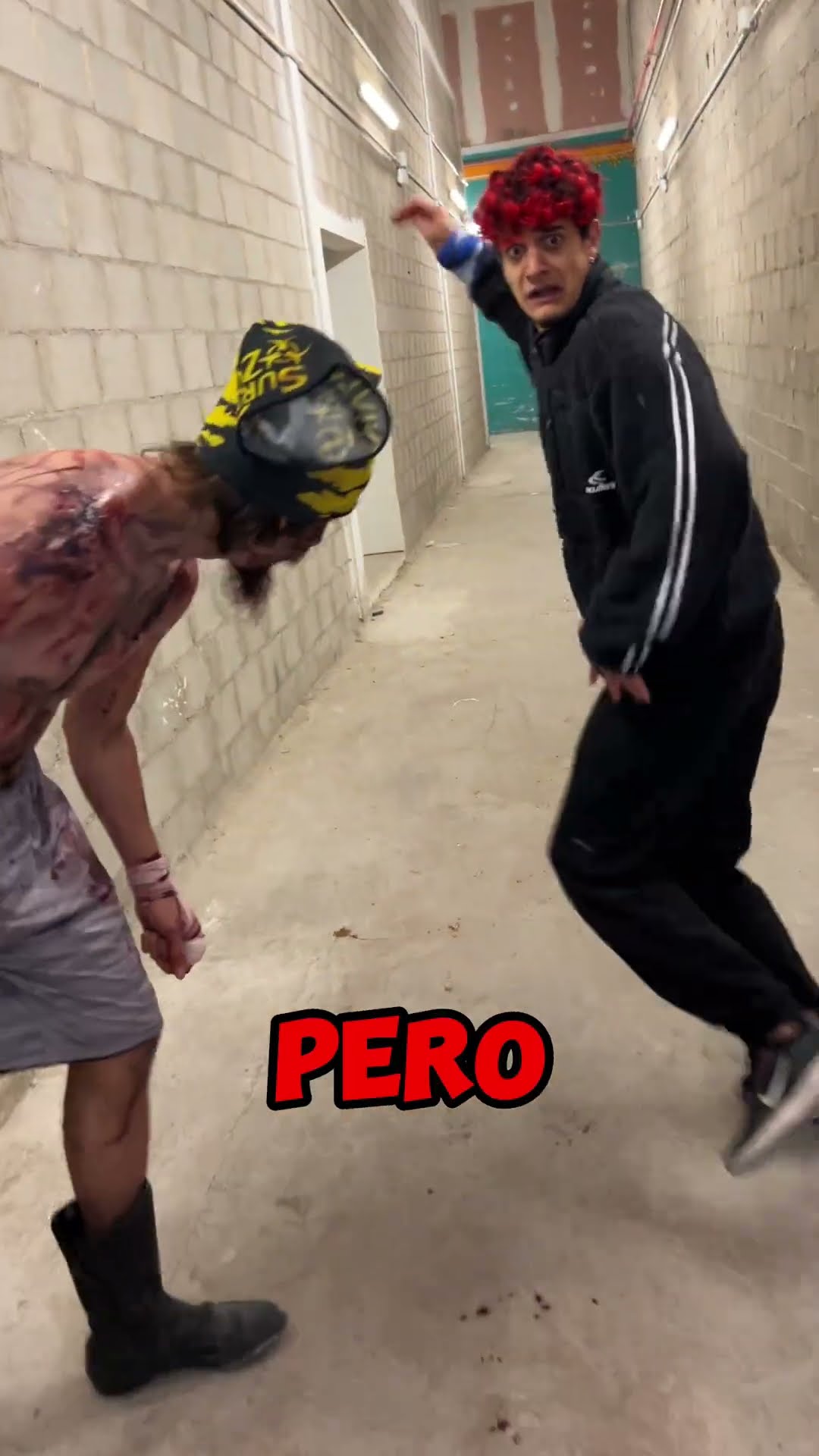 A Mi AMIGO le MUERDE un ZOMBIE y se CONTAGIA!
