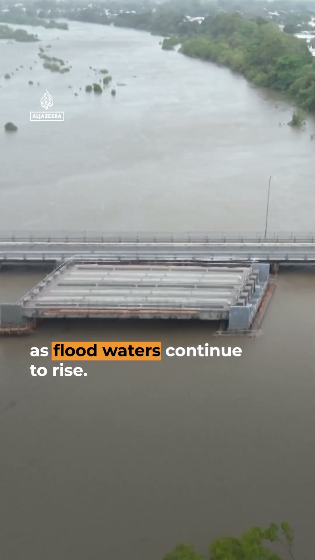 Thousands told to move as monsoon rains cause flooding in Australia
