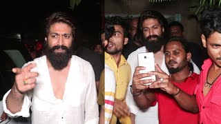 Rocking Star Yash Spotted With His Crazy Fans @ Pali Bhavan Cafe | Mumbai | #KGF2
