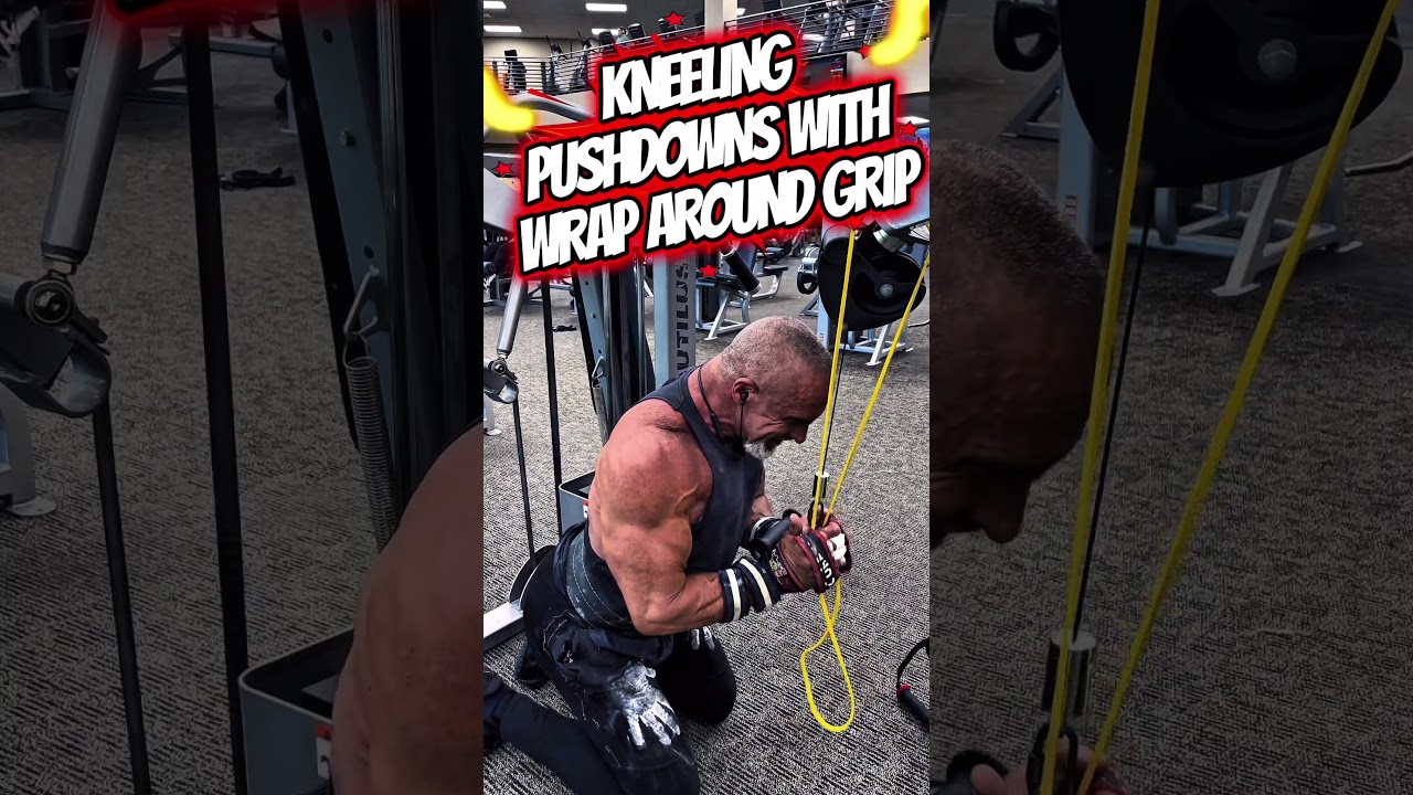 KNEELING PUSH DOWNS WITH A WRAPAROUND GRIP WITH A RESISTANCE BAND FOR TRICEPS #triceps #pushdowns