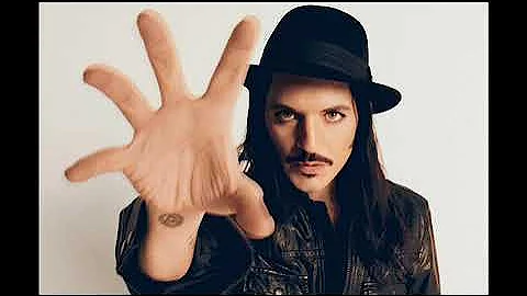 Placebo - Brian Molko interview on France Info - 2...