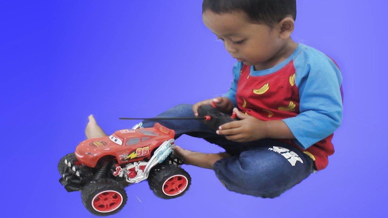 Mainan Mobil  Remot McQueen RC  Car toys with flashing 