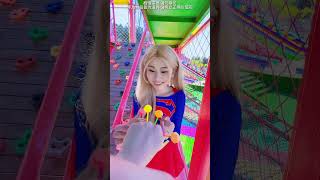 蜘蛛侠最后吃到棒棒糖了吗?#二次元 #游乐园 #蜘蛛侠