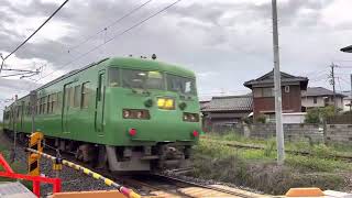 20¥0919 JR草津線と信楽高原鉄道の虫生野踏切でタイミングバッチリの動画